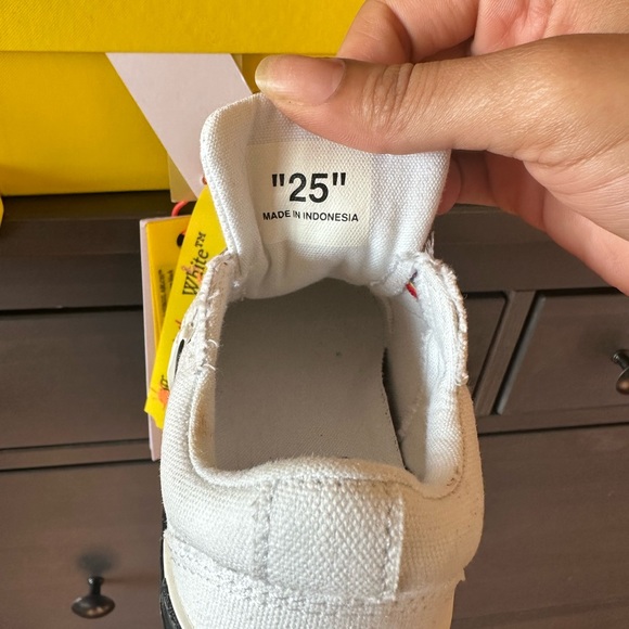 OFF WHITE MONSTER TODDLER SNEAKERS (8c) - Picture 9 of 9